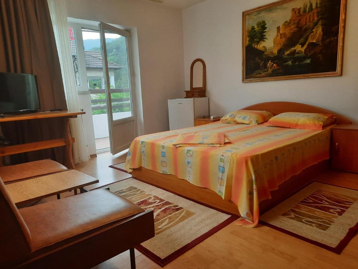 Casa Lica Apartment Caciulata Bagian luar foto